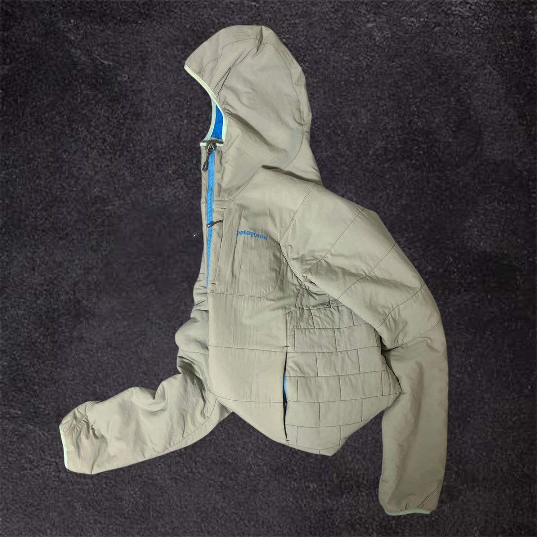 【人気】Patagonia ナノエアフーディ tech atom グレー