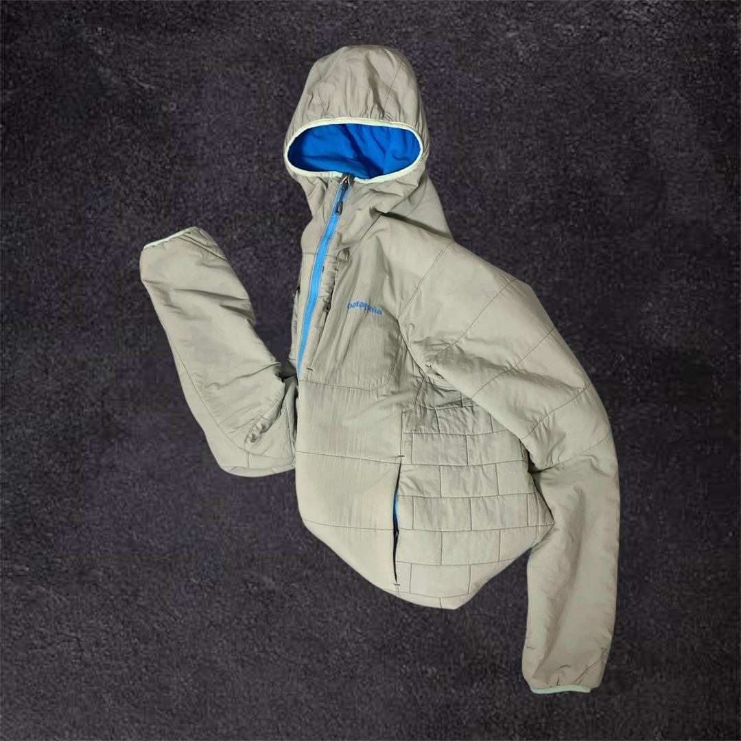【人気】Patagonia ナノエアフーディ tech atom グレー