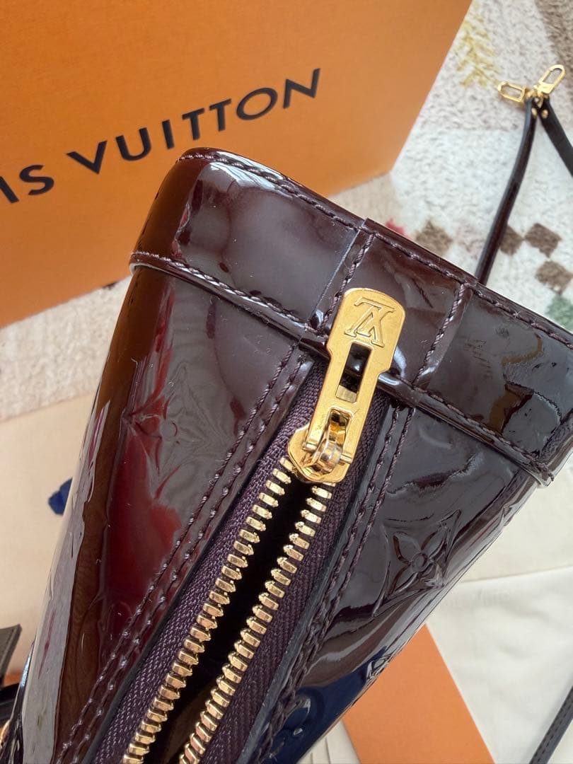 ルイヴィトン アルマBB アマラント ヴェルニ　Louis Vuitton