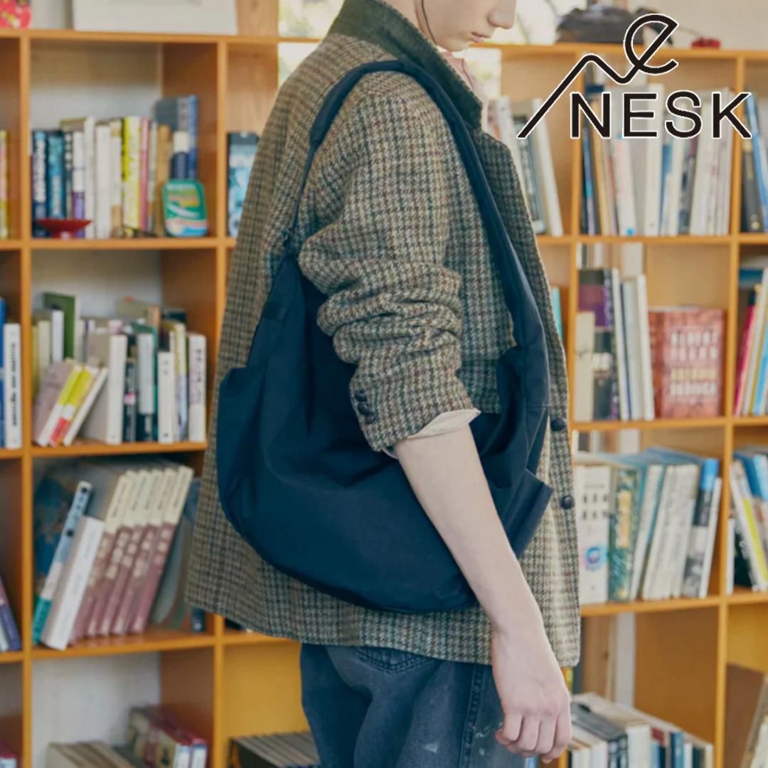 未使用　NESK メッセンジャーバッグ NS-012