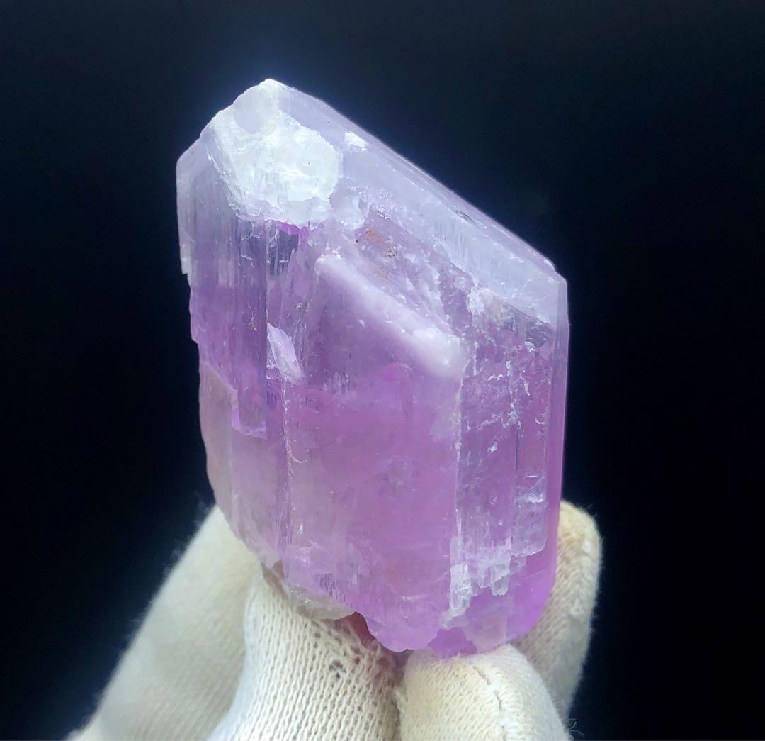 天然のバイカラークンツァイトクリスタル