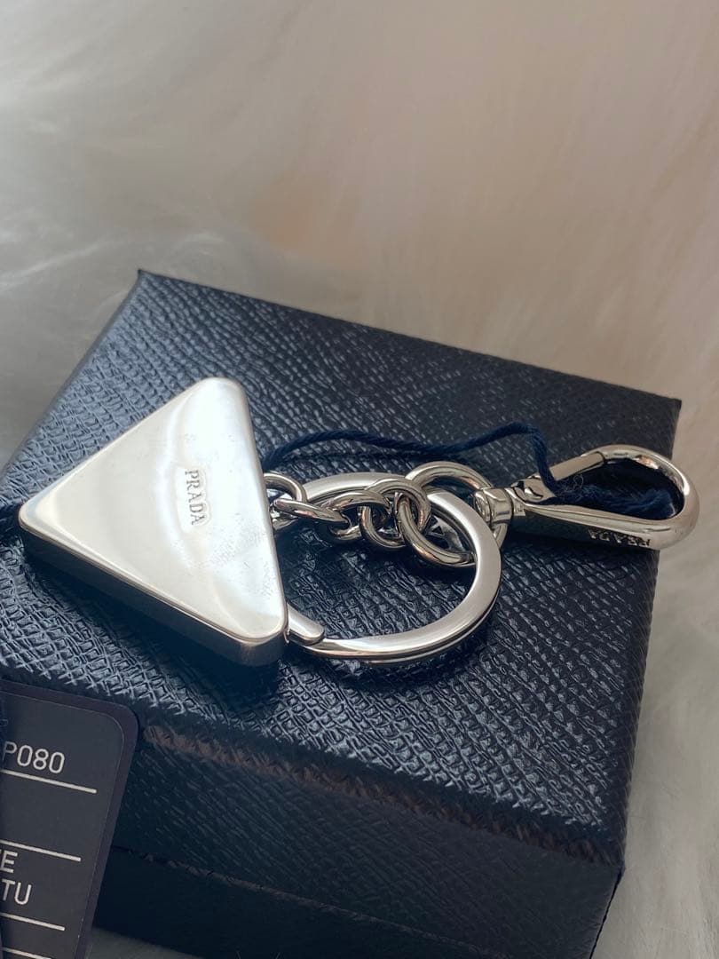 プラダ　キーホルダー　キーチェーン