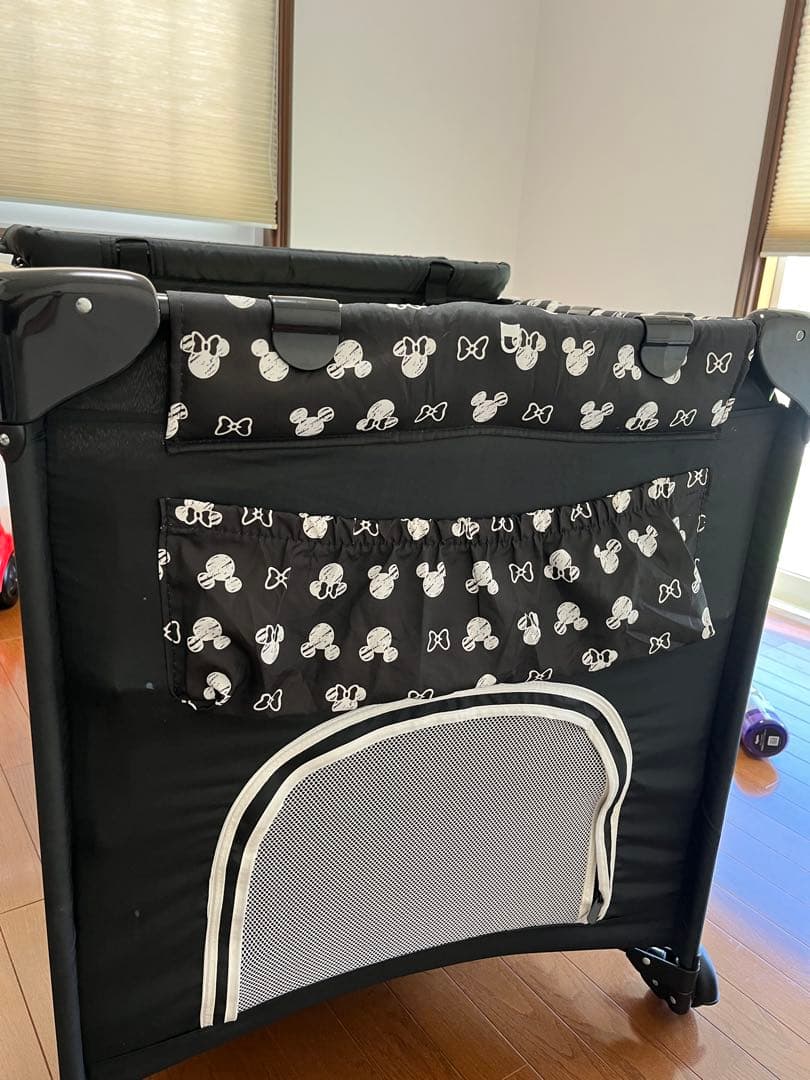 ベビーベッド ミッキーマウス柄　お布団とセット