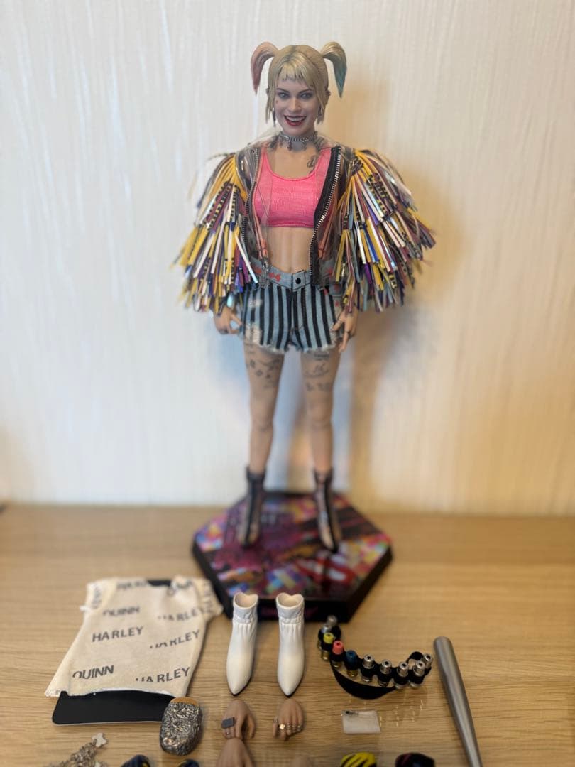 ホットトイズ Hottoys ハーレイクイン 1/6