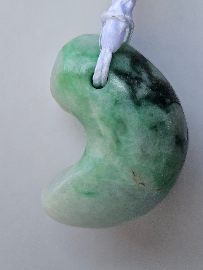 糸魚川 金山谷 翡翠勾玉　　　　☆18,000円☆