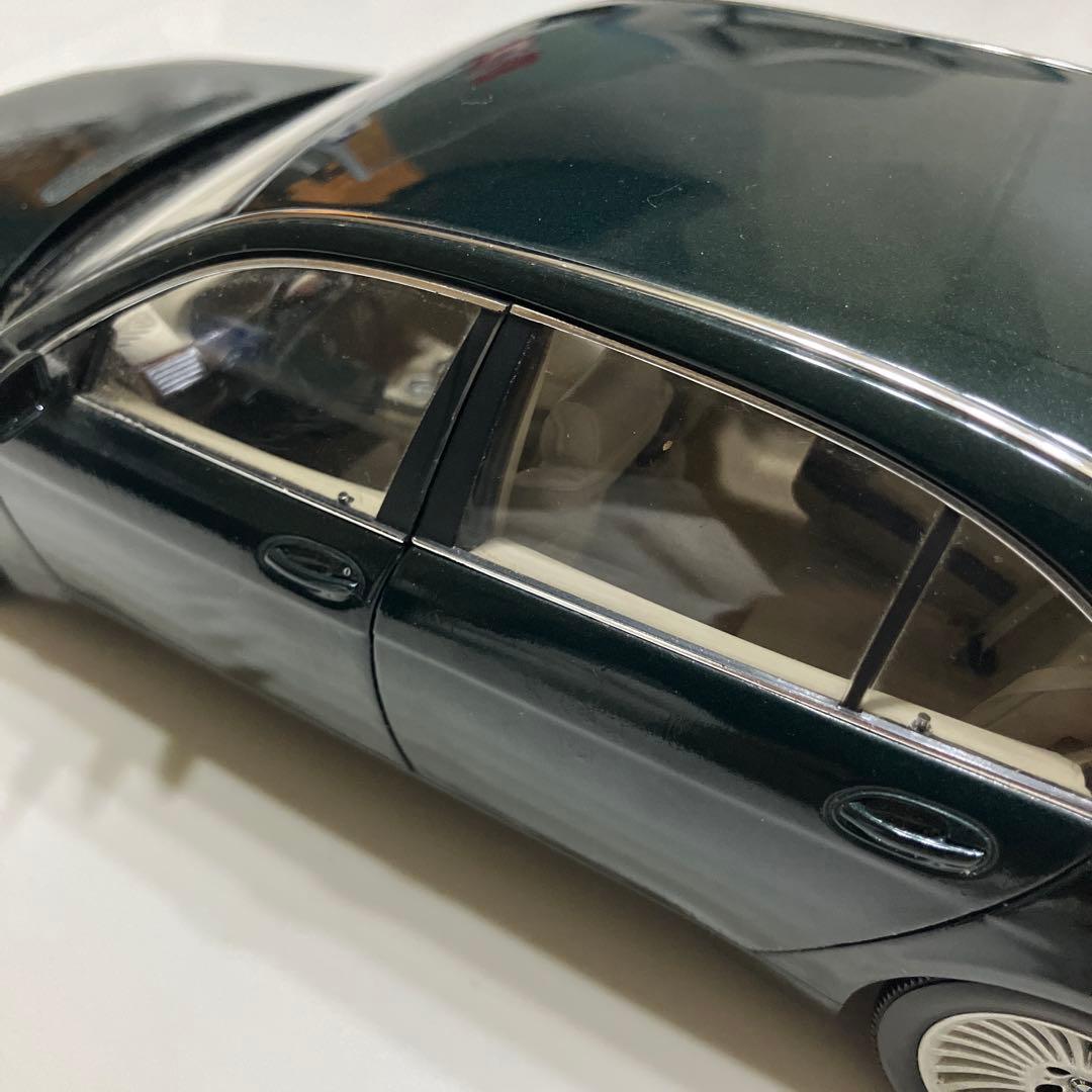 【非売品】 7シリーズ　1／18ダイキャストミニカー