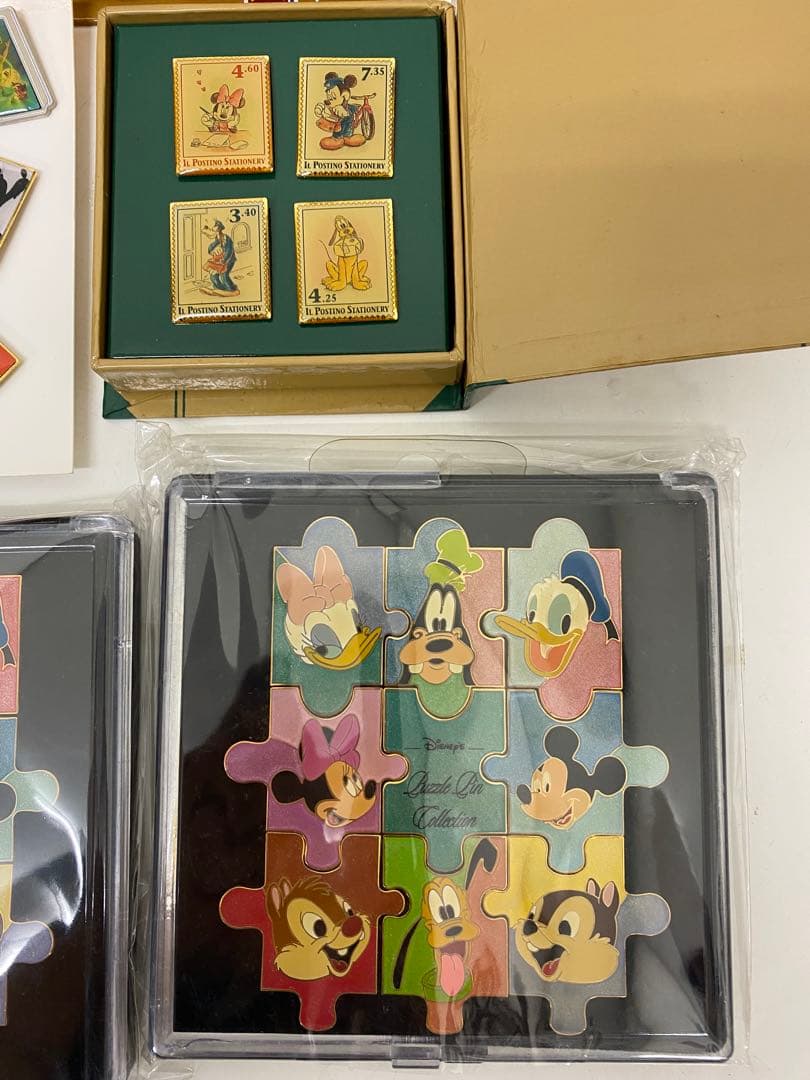 3-2704 ウォルトディズニー生誕100年　ピンバッジ・缶バッジ等グッズまとめ