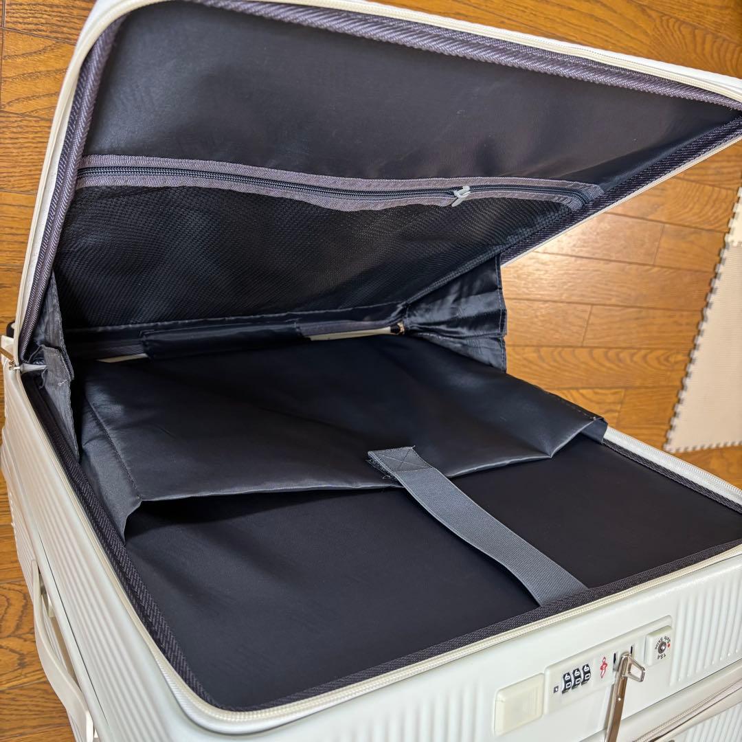 【るるれれろ】B4U スーツケース　Mサイズ　ホワイト