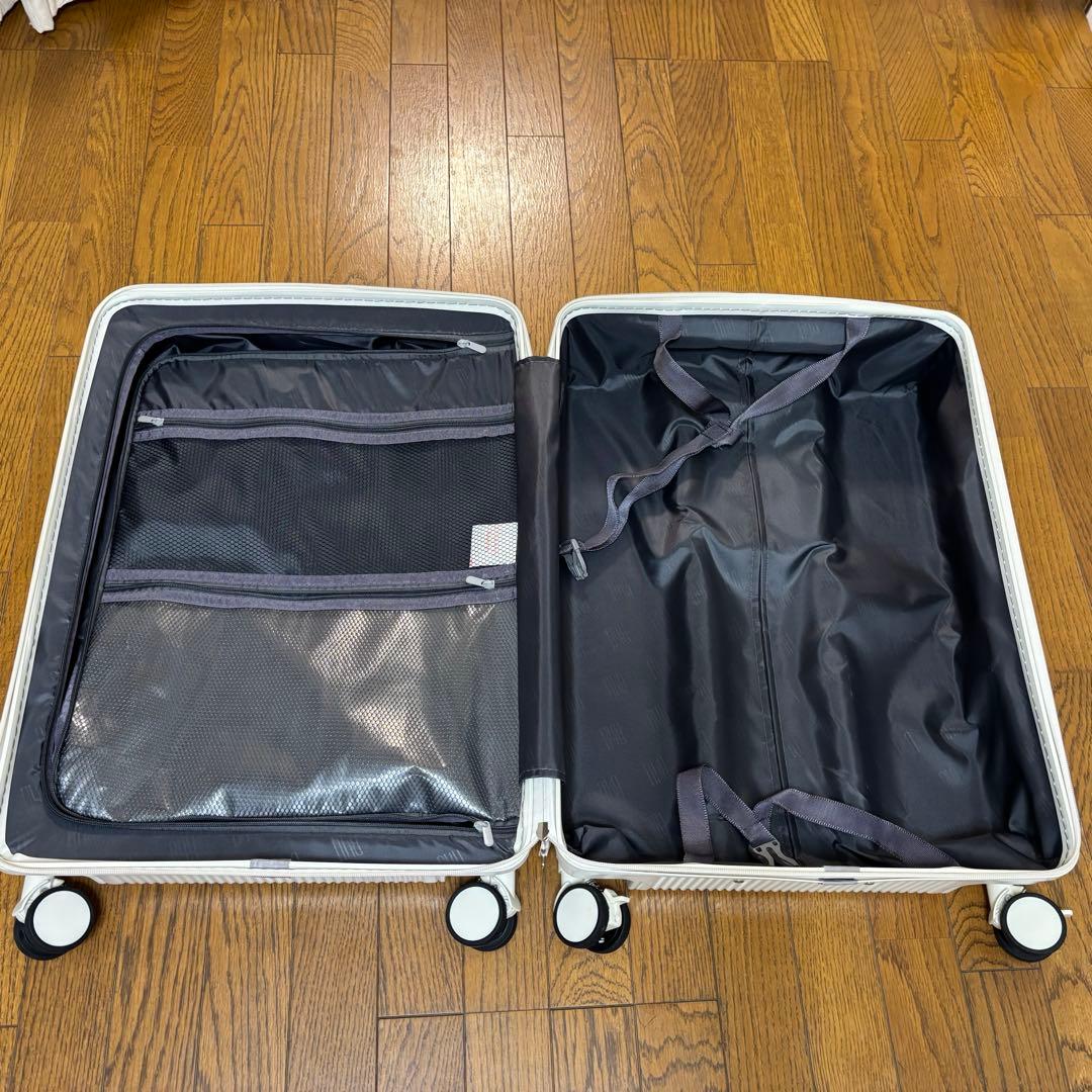 【るるれれろ】B4U スーツケース　Mサイズ　ホワイト