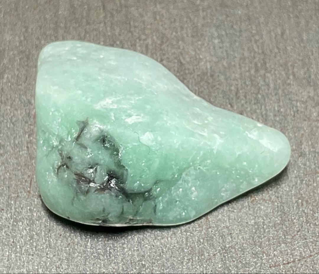 ［薄緑色　透明感］　糸魚川翡翠海石7g ヒスイ　ひすい