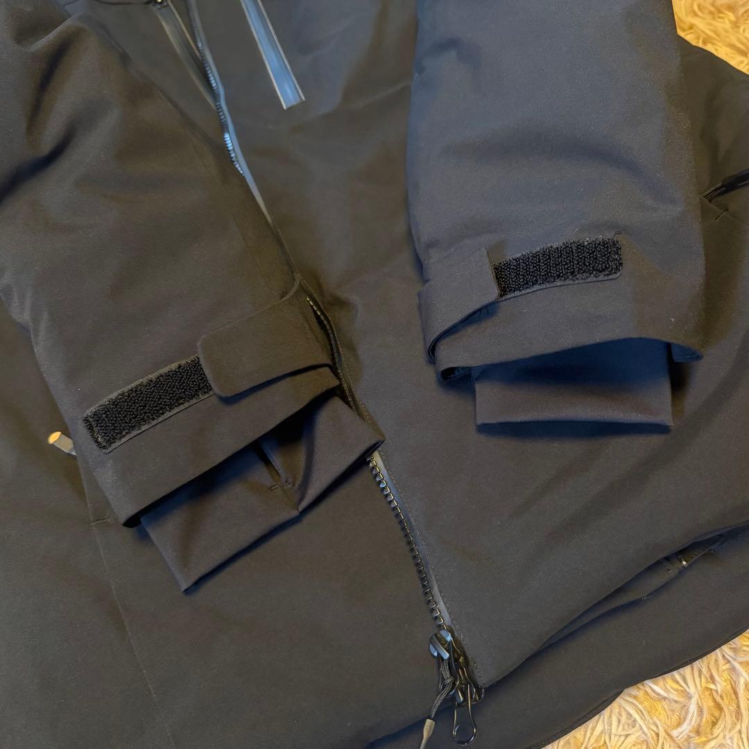 moca様　SALOMON 　スキーウェア　ダウンジャケット　フード付　ブラック