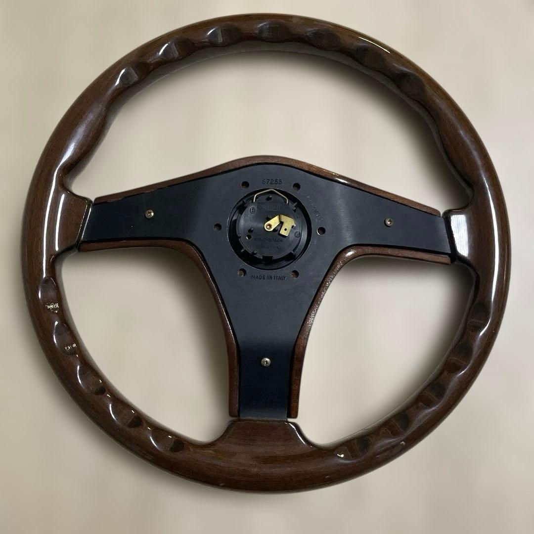 【ナルディ 】ウッドステアリング　即日発送　送料無料❗️