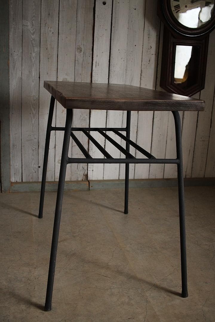 古い鉄脚と古材のテーブル　棚付き　机　作業台　古家具　古道具