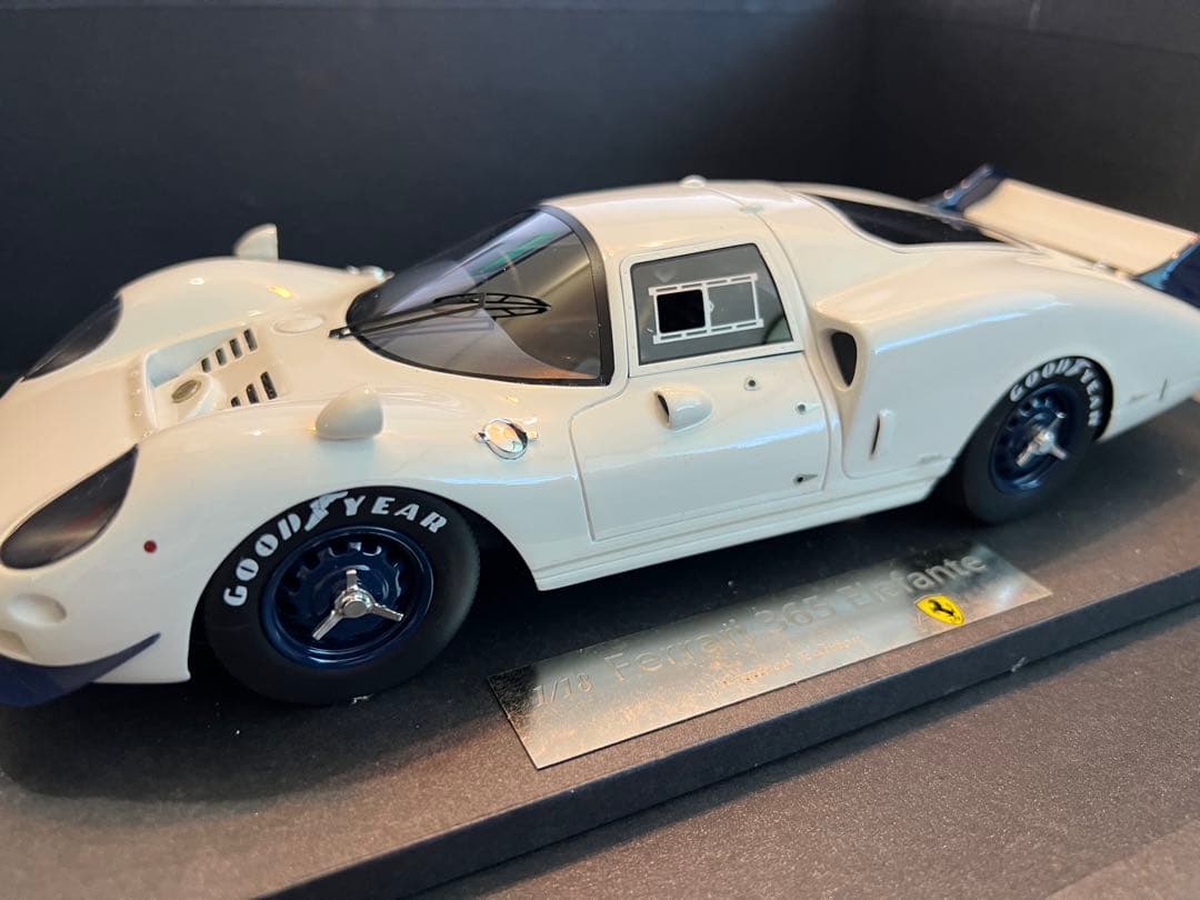 Ferrari 365 Elefante 1/18 スケール ミニカー