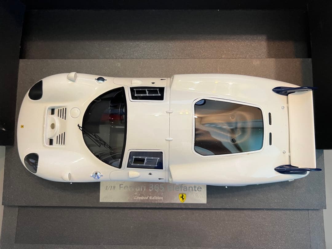 Ferrari 365 Elefante 1/18 スケール ミニカー