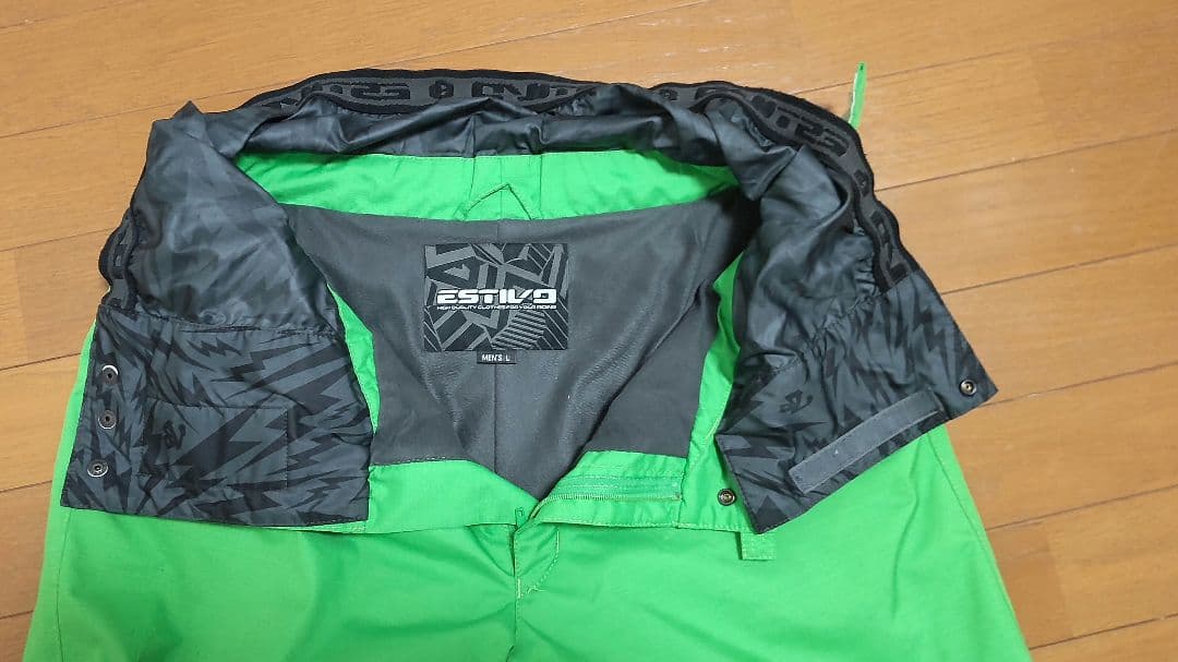 スノーボードウェア　上クイックシルバー　（Sサイズ）下 ESTIVO（Ｌサイズ）