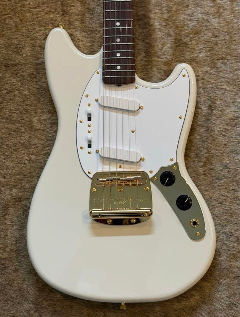 Fender 60s Mustang 2025年限定モデル ゴールドパーツ