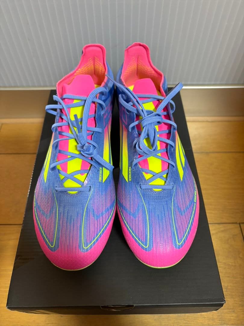 新品・未使用　F50 ELITE AG　サイズ２５センチ