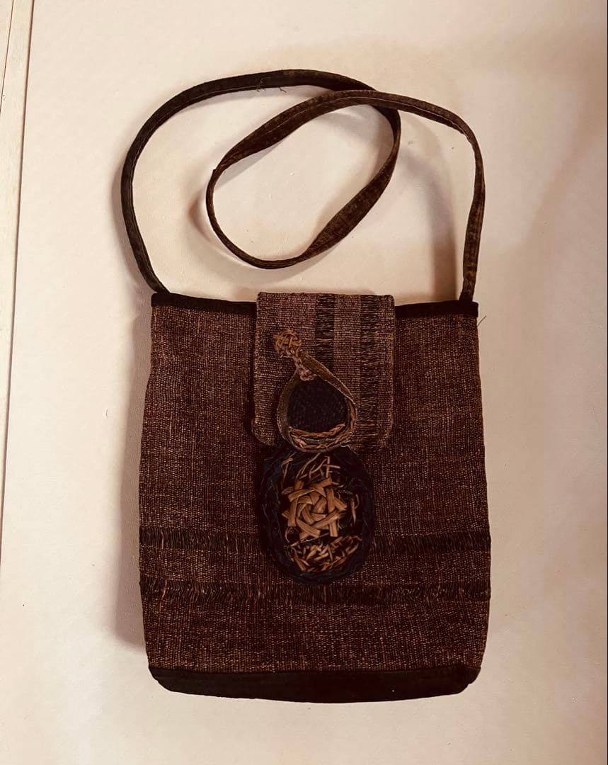 ◆柿渋染め 裂き織り ポシェット 山葡萄コサージュ付ブラウン◆