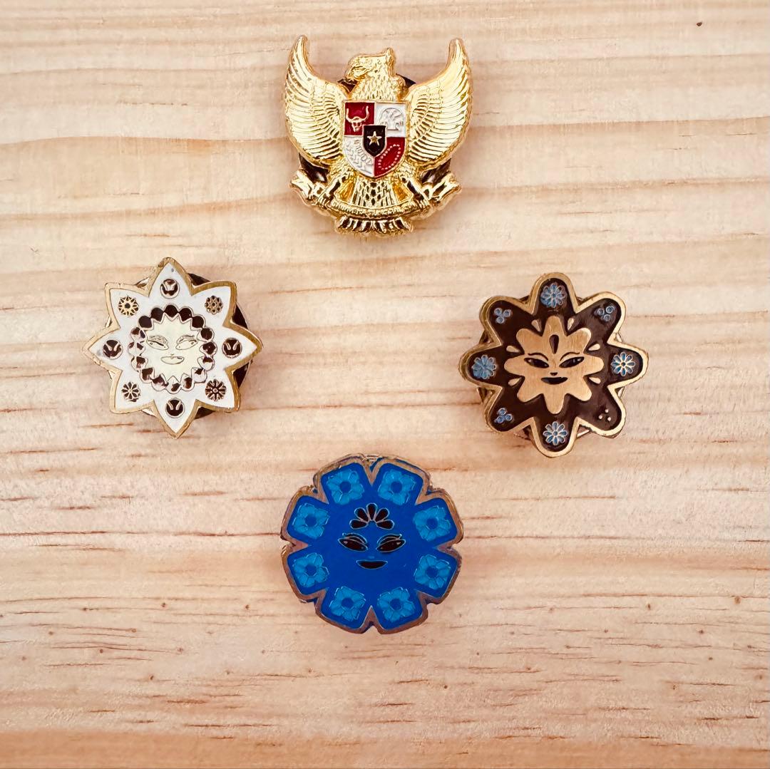 大阪万博インドネシア館のVIP用のピンバッジ(非売品)3点セット+ガルダ