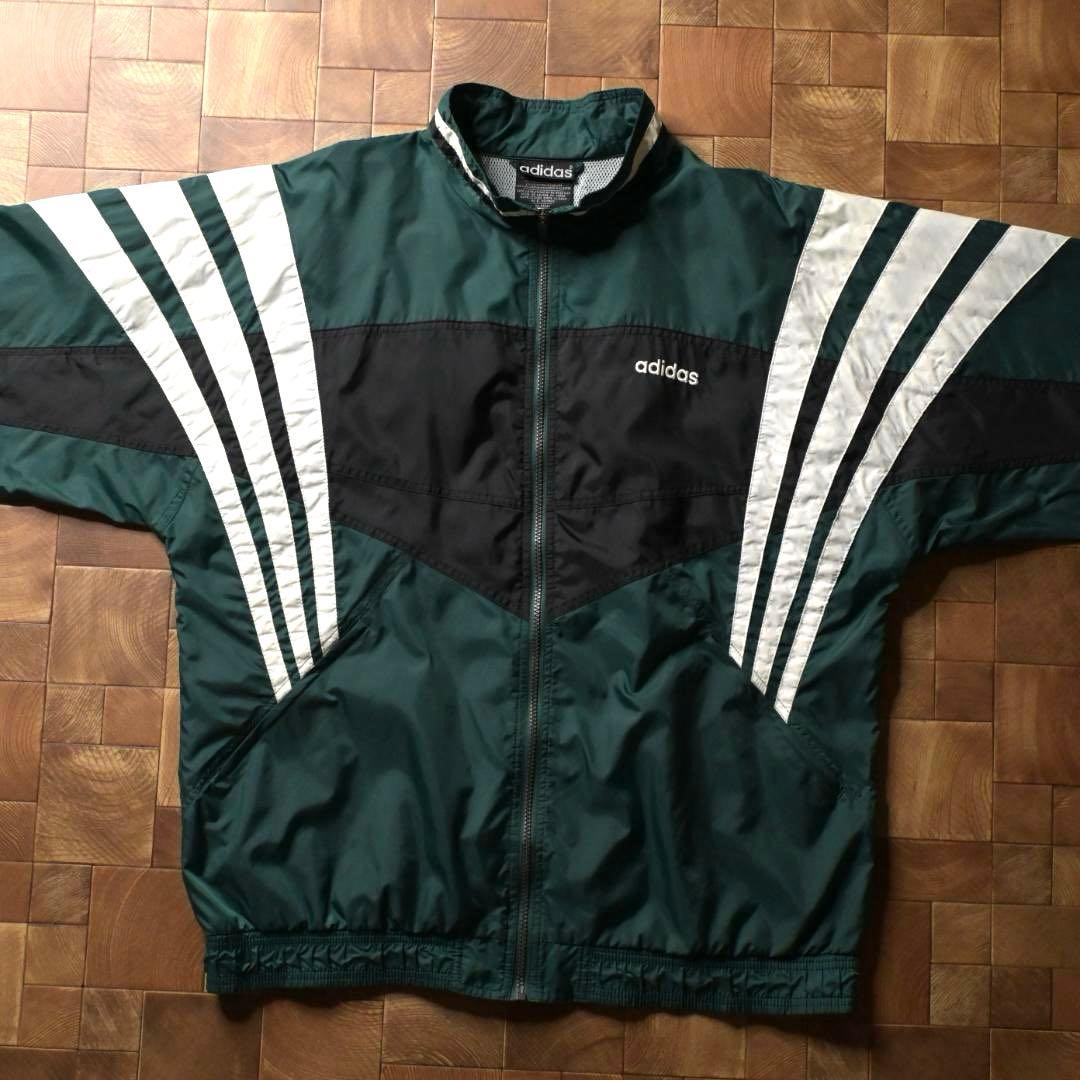 か*ん様 90s 万国旗タグ　アディダス　ナイロンジャケット　グリーン　刺繍ロゴ