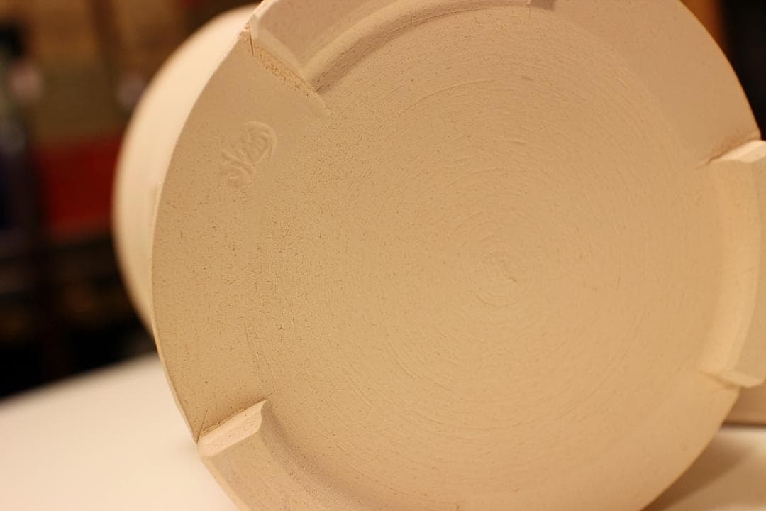 白泥　涼炉　 六角形ベース付き