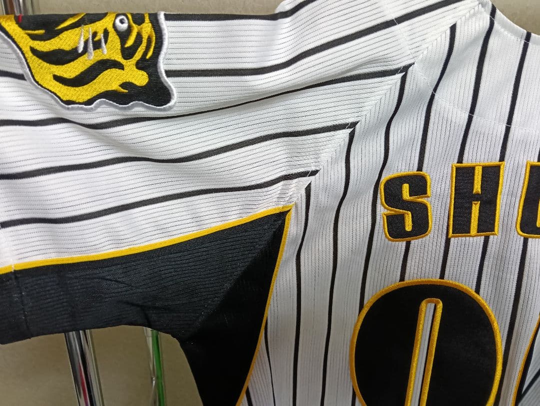 超希少・新品タグ付き！シャープ産業 阪神タイガース 田中秀太 ユニフォーム M