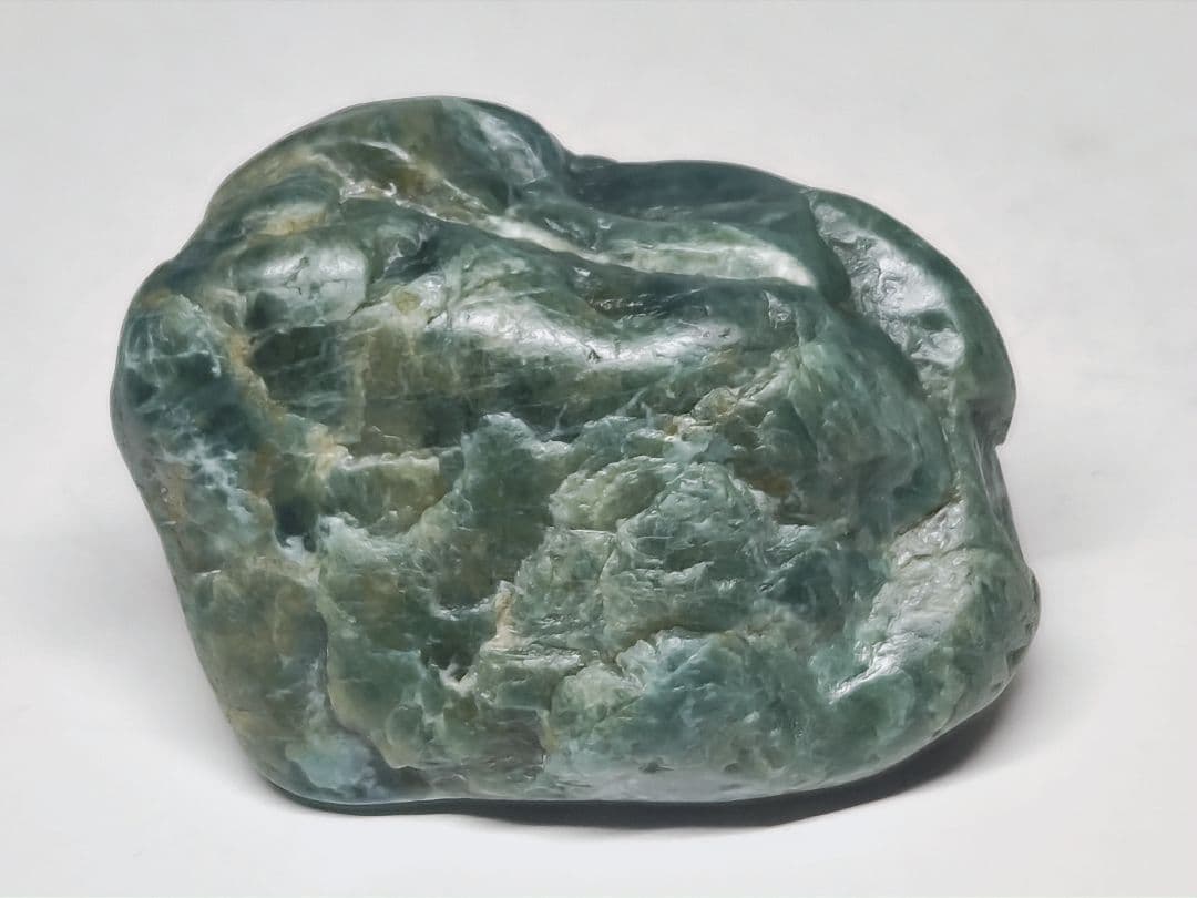 濃緑 64g 翡翠 ヒスイ 原石 鑑賞石 自然石 誕生石 鉱物 鉱石 水石