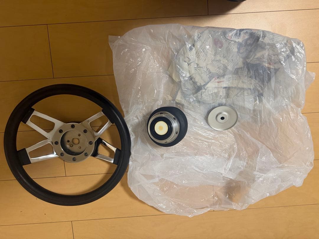 GM系 ビレット風 4スポーク ステアリング ボス/ホーンボタン付き【適合不明】