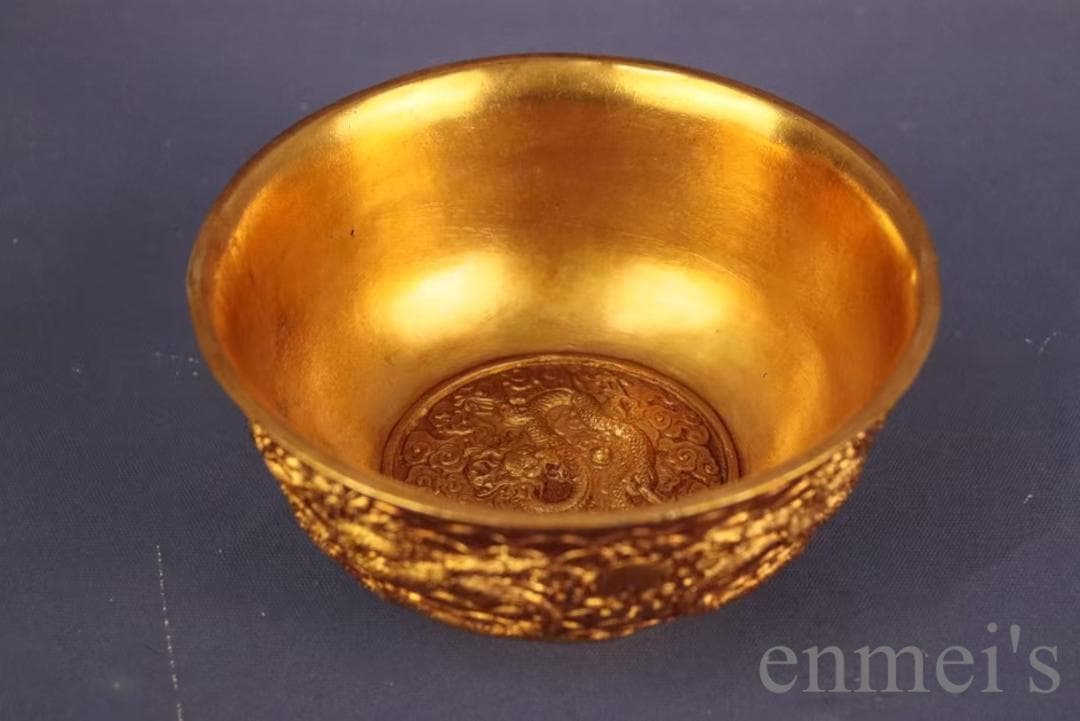 中国古美術 旧蔵 清代 鍍金銅蟠龍碗 双龍戲珠 鏨刻酒碗 茶碗 精銅製 古美味