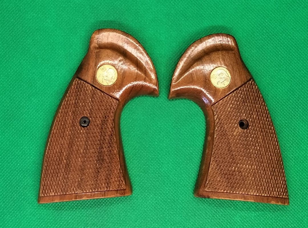 コルトパイソン純正木製グリップ ネジ付き