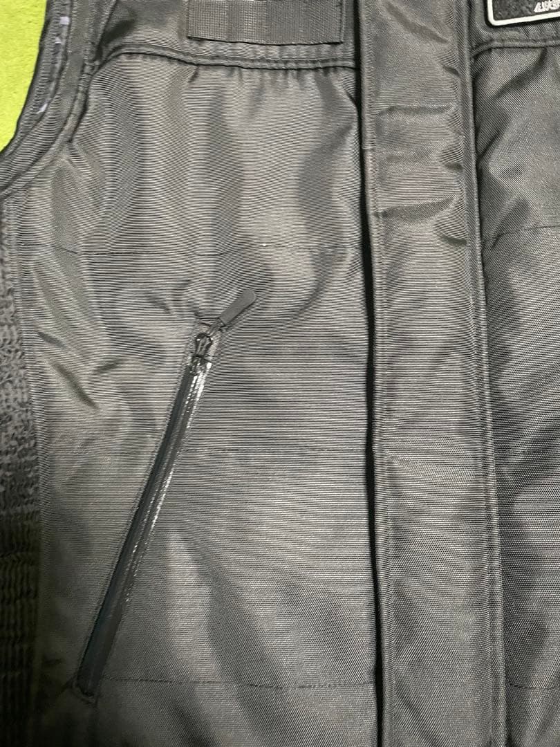 MCワークス　プロテクトウィンターベスト　ブラック×モノトーンカモ　Ｌサイズ