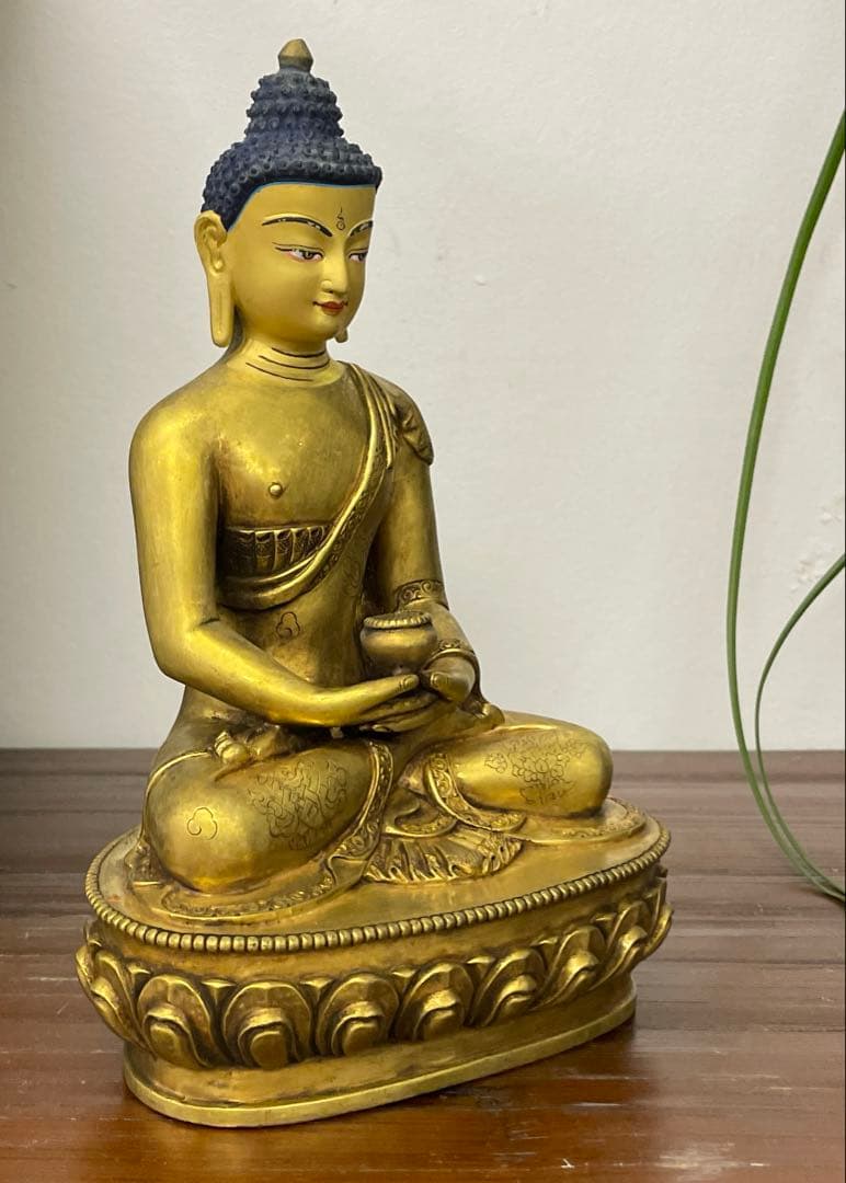 ネパール　釈迦牟尼坐像