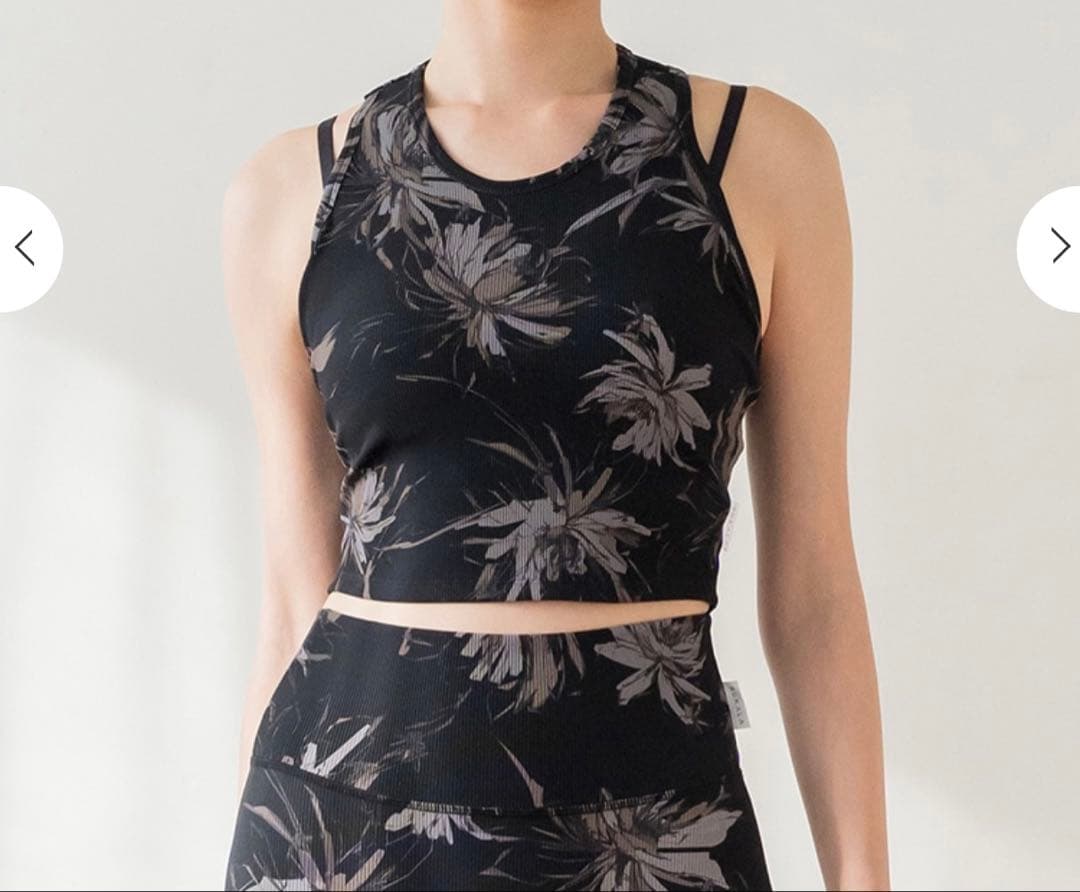 【SUKALA】リブBigフラワープリントショートタンクトップ　ブラックM