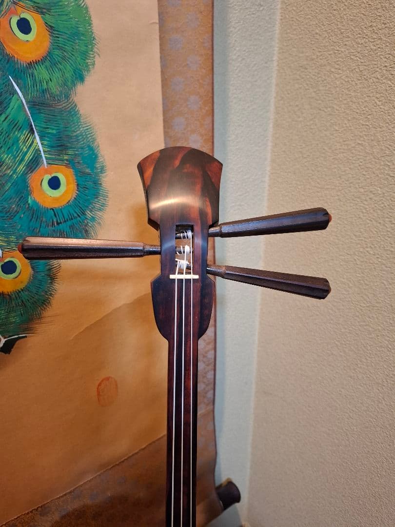 真壁型三線　八重山黒木四つ割り　ウジラミ 虎木入り　本皮1枚張り