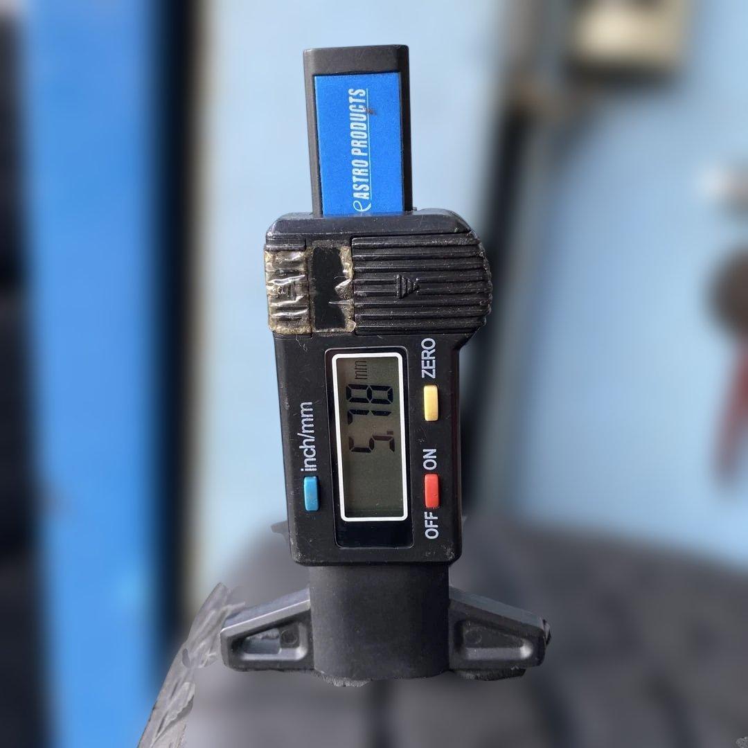 中古溝ありブリヂストンスタッドレスセット185/60R15旧型シエンタ　送料無料