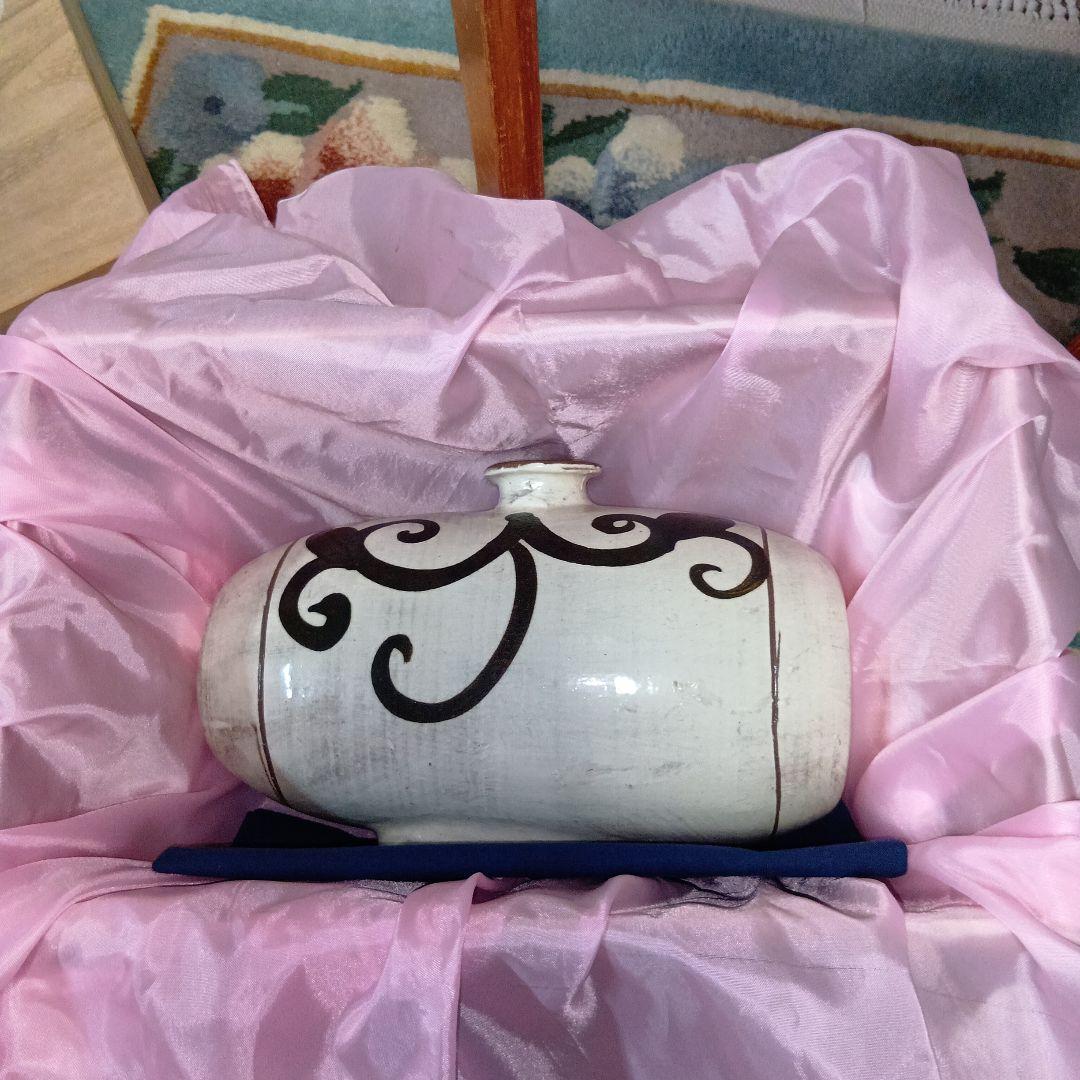 粉青沙器ぶんせんさいき 鉄絵唐草文長頸てつえからくさもんちょうけい