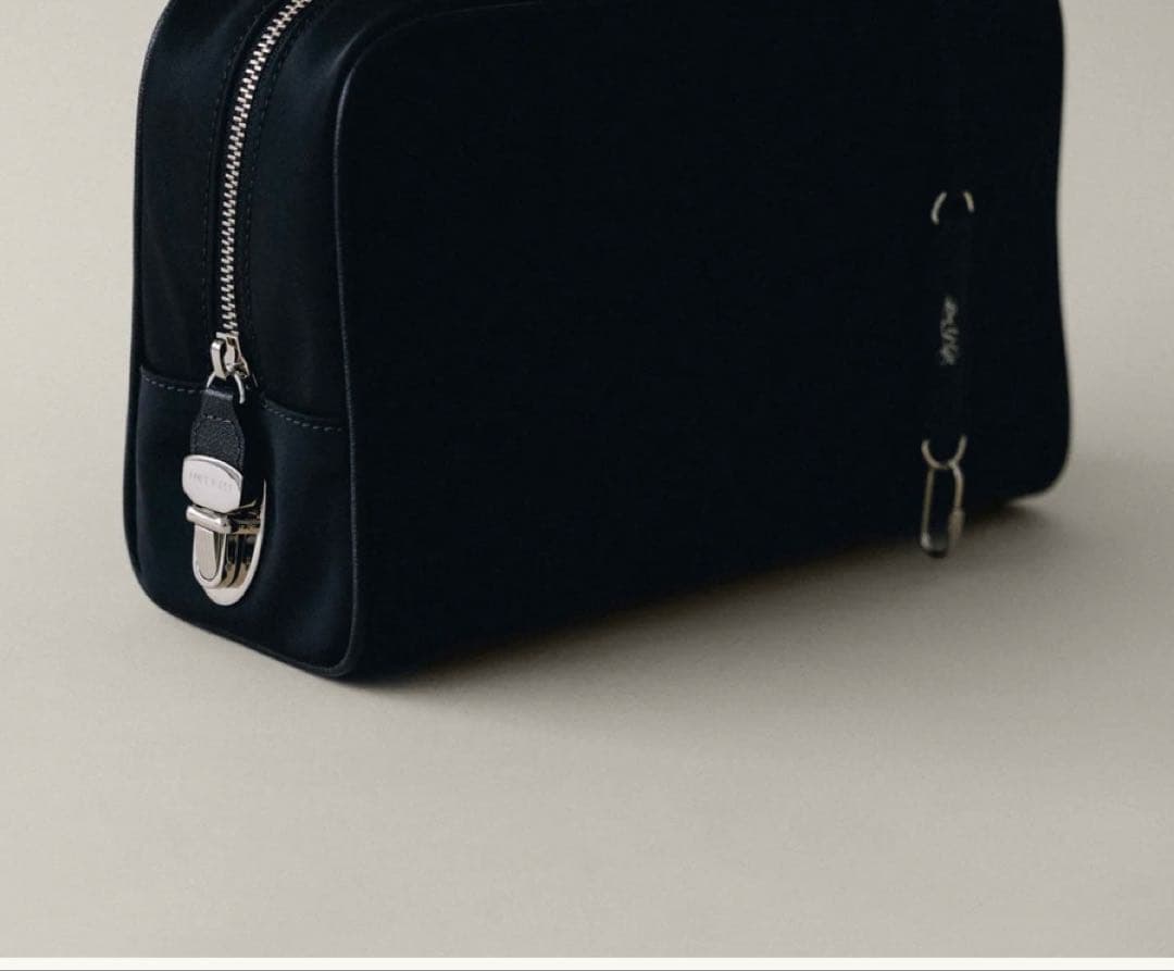 トゥティエ　ロケ ナイロン スモールバッグ