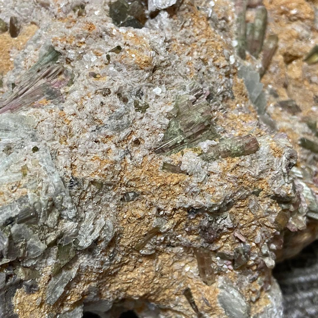 18cm ウォーターメロン　トルマリン　レピドライト　ブラジル　鉱物標本