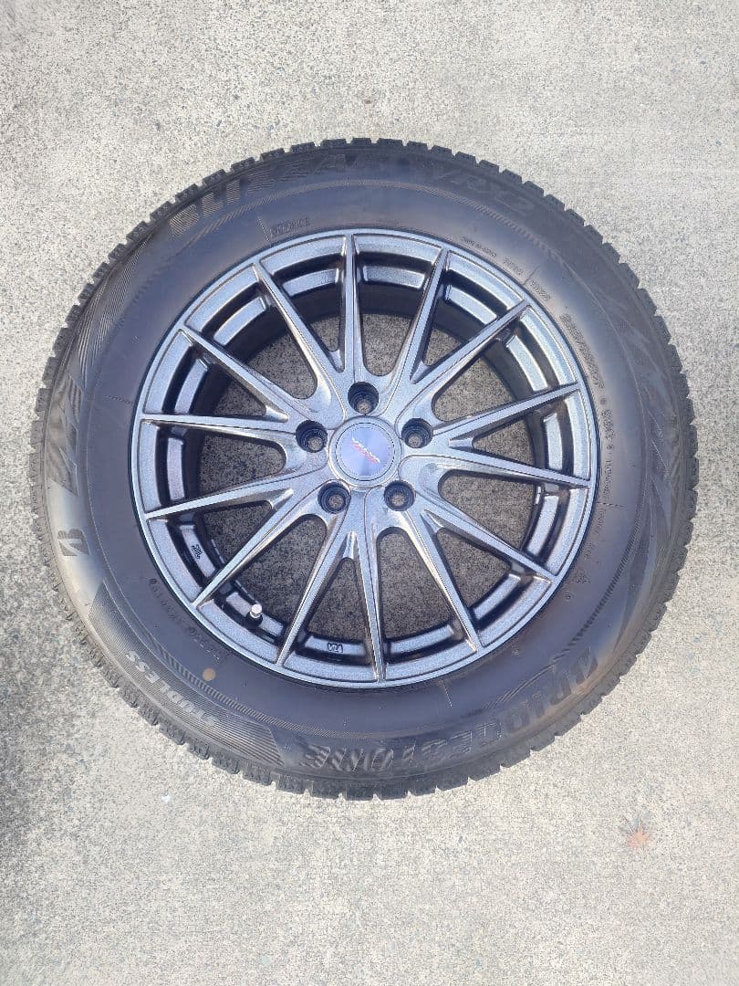 アルファード30系 スタッドレスタイヤ·アルミ