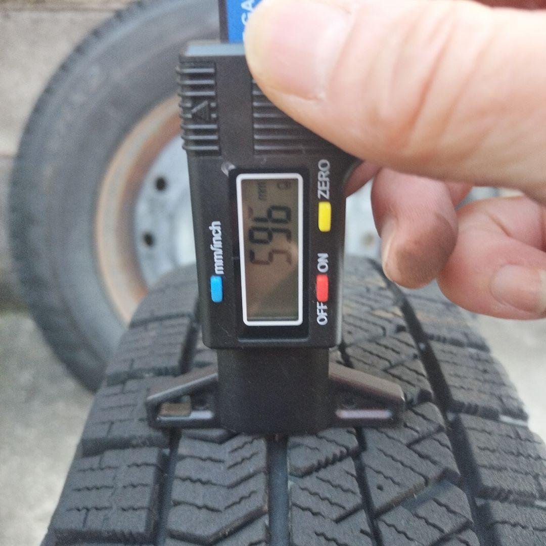 145/80R13 スチールホイル付きスタッドレスタイヤ4本セットの内2本 ①