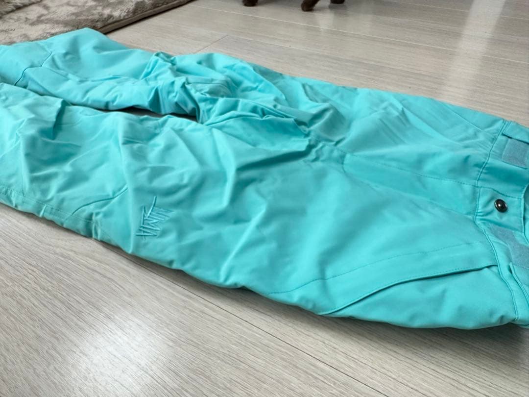 【新品未使用】nima スキーウェア　上下セット　サイズ140cm