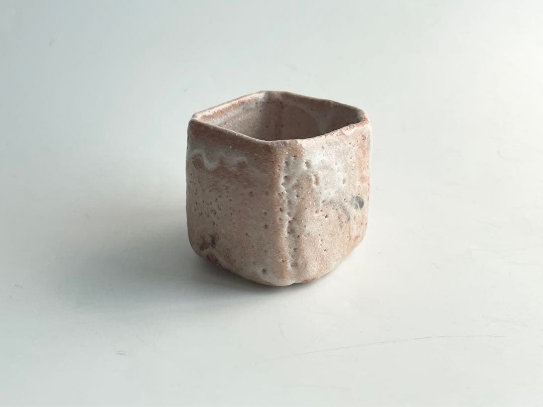 陶芸家　滝川恵美子　志野　四方猪口　ぐい呑　酒器　志野焼　美濃　共箱