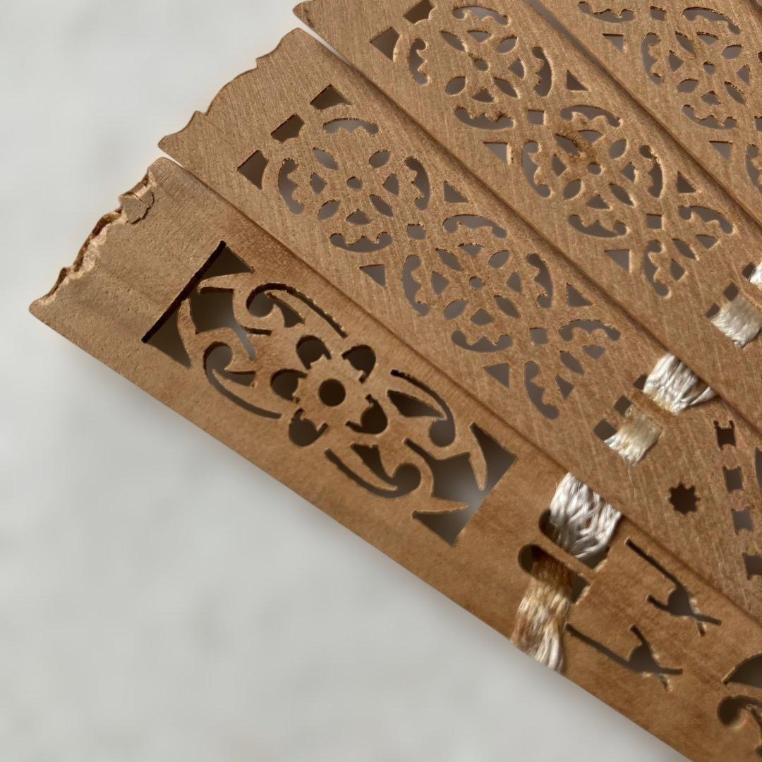 白檀扇　白檀扇子　透かし彫り　桐箱入り　ヴィンテージ　レア　昭和