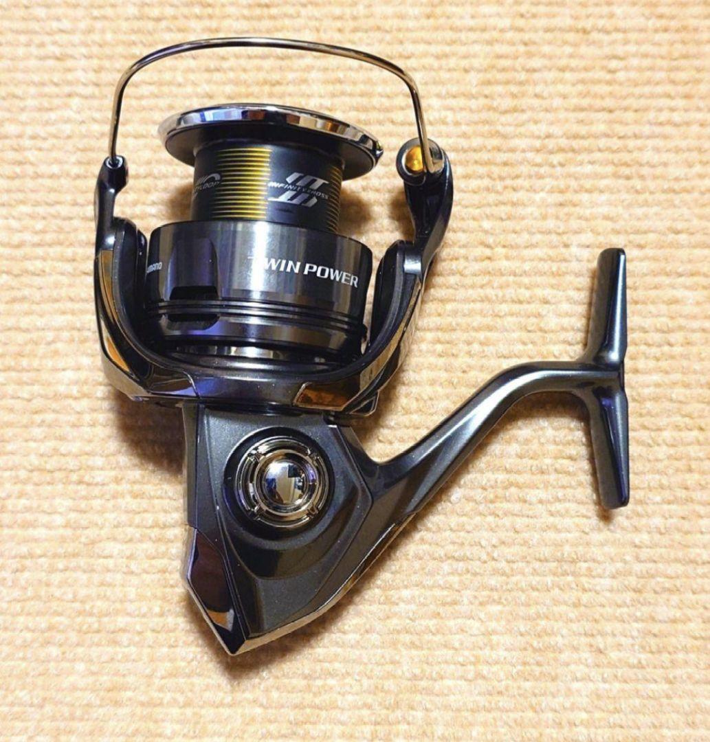 【新品未使用】24ツインパワーC5000XG　シマノ(SHIMANO)