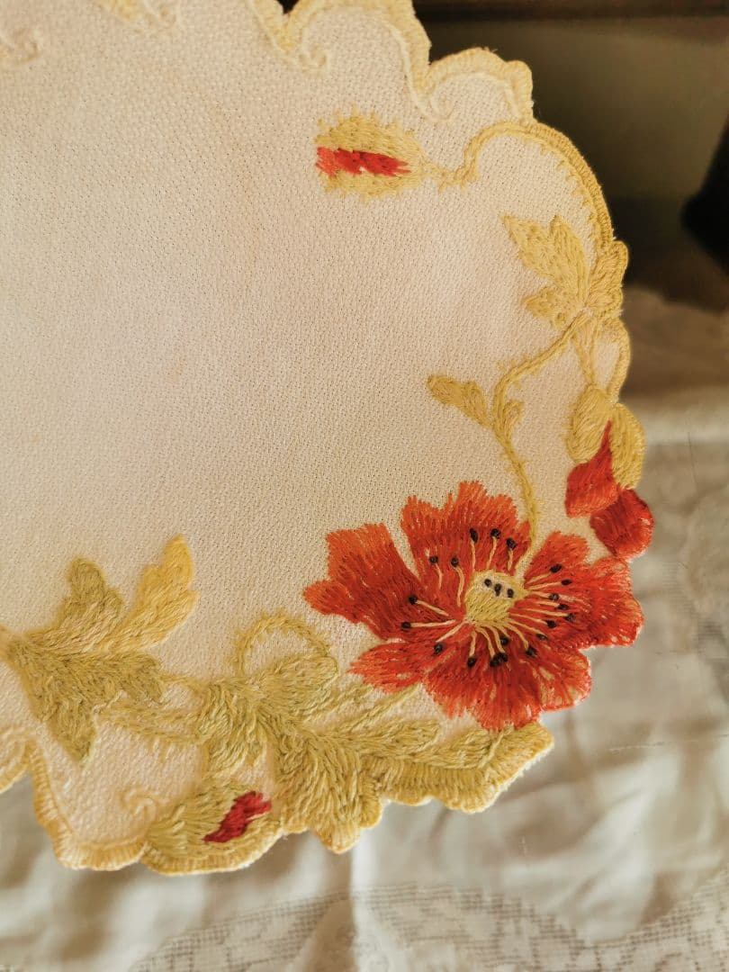 アンティーク フランス刺繍 一重薔薇 浜茄子 ソサイエティシルク 縮緬風ドイリー