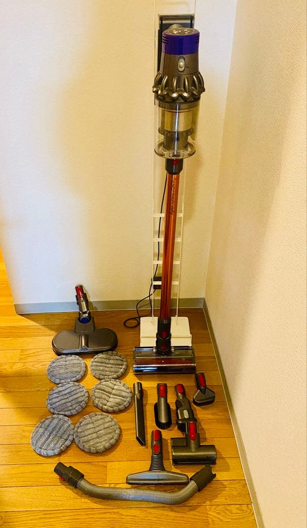 【豪華セット】ダイソンV10＋水拭きヘッドRULA＋壁穴不要スタンド＋付属品付