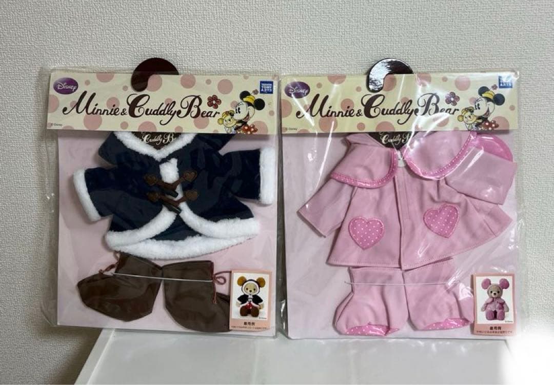 カドリーベアーコスチューム（ピンクのカッパ、紺色のコート）