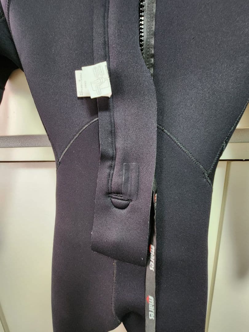 mares ダイビング用ウェットスーツ