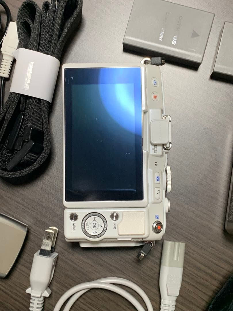 【極美品】OLYMPUS PEN Lite E-PL6 ホワイト 付属品多数